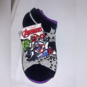 NWT BOYS MARVEL AVENGERS 5 PAIR SOCKS